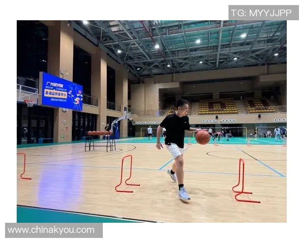 成都篮球队的意识提升与团队协作探讨聚焦篮球发展新方向